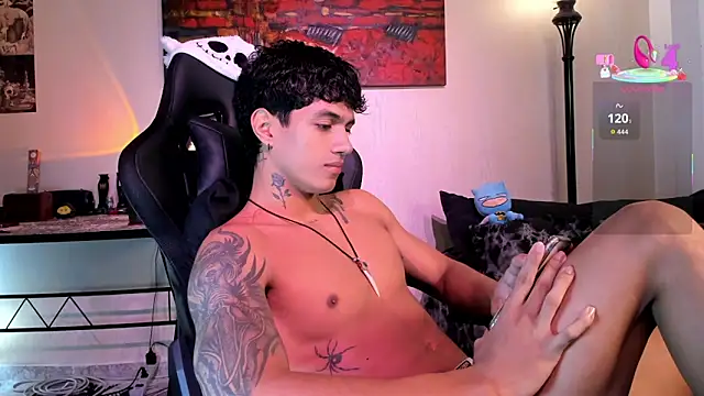 Snapshot of aress_damon chatting on February 8, 9:18 pm aress damon online show from February 8, 9:18 pm