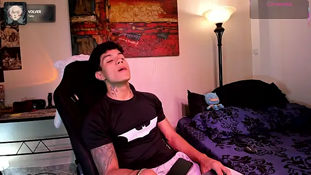 Snapshot of aress_damon chatting on February 27, 12:21 am aress damon online show from February 27, 12:21 am