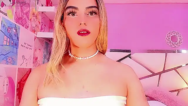 Snapshot of DaleskaSanchez chatting on February 22, 8:29 pm DaleskaSanchez online show from February 22, 8:29 pm