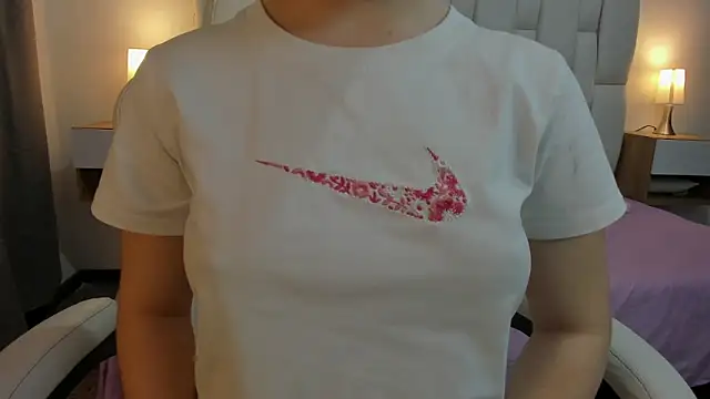 mask red girl online show from March 10, 12:32 pm