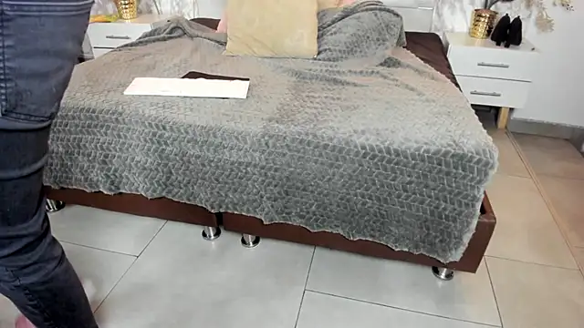 Mysterius Woman online show from March 12, 1:06 pm