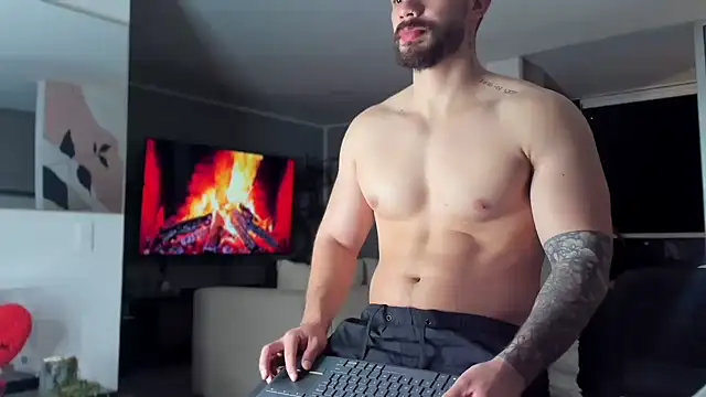 Valenthino Salvatore online show from March 23, 3:43 am