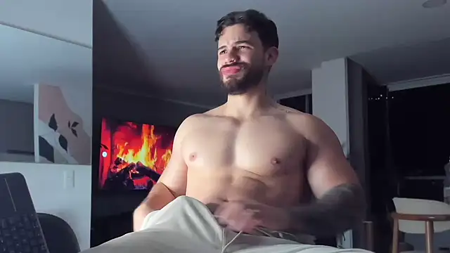 Valenthino Salvatore online show from April 10, 3:34 am