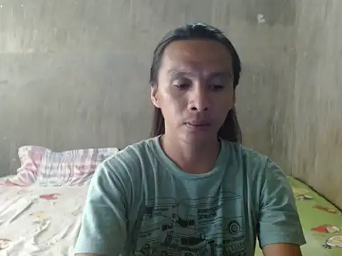 Snapshot of lovelycarla32 chatting on May 27, 5:04 am lovelycarla32 online show from May 27, 5:04 am