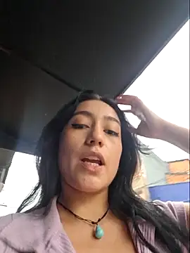 Snapshot of Eveeelyn25 chatting on June 6, 10:47 pm Eveeelyn25 online show from June 6, 10:47 pm