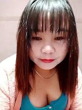 Snapshot of One-two22 chatting on December 18, 12:33 pm One-two22 online show from December 18, 12:33 pm