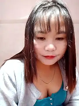 Snapshot of One-two22 chatting on December 21, 12:45 pm One-two22 online show from December 21, 12:45 pm