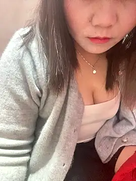 Snapshot of One-two22 chatting on January 11, 12:10 pm One-two22 online show from January 11, 12:10 pm