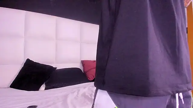 Andrew sanders68 online show from January 13, 7:30 pm