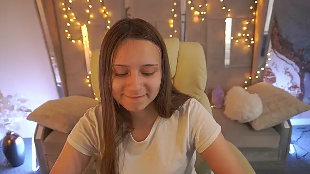 TinyNatalie online show from May 25, 12:33 pm