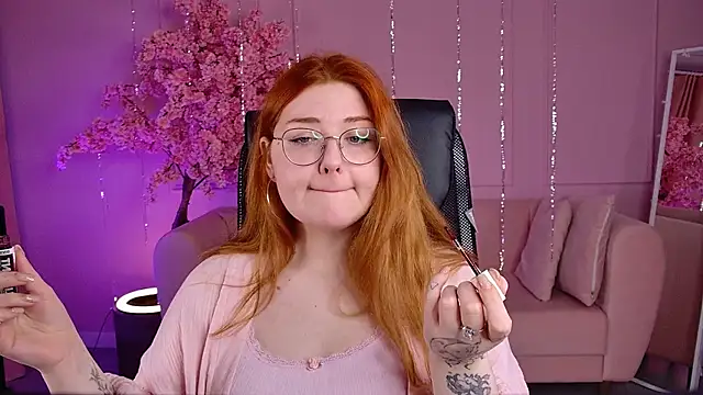 StaceyJensen online show from March 16, 1:37 pm