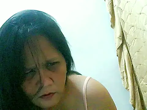 divinegrace1983 online show from November 24, 6:13 am