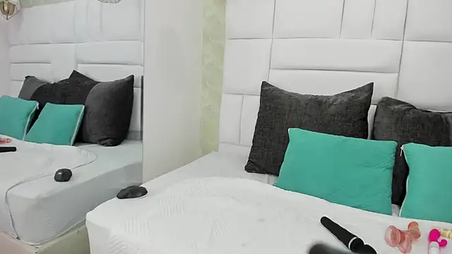 Snapshot of thalia_nichols chatting on January 10, 7:59 pm thalia nichols online show from January 10, 7:59 pm