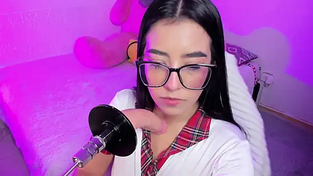 IbbieeBennett 1 online show from February 17, 3:47 am