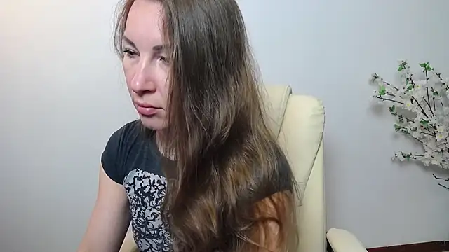 Snapshot of Brandy_Gem chatting on April 22, 7:44 am Brandy Gem online show from April 22, 7:44 am