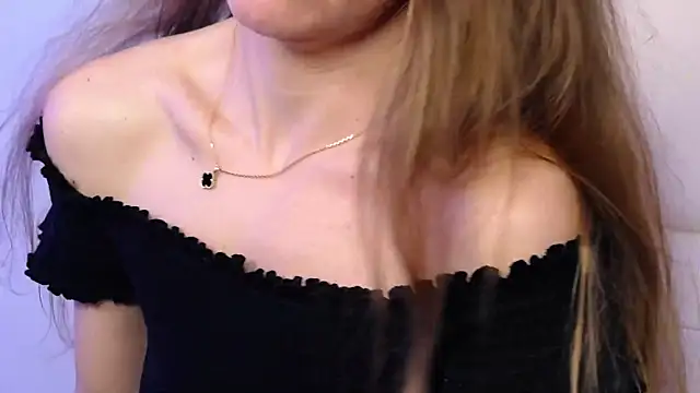 Snapshot of Brandy_Gem chatting on May 27, 8:11 am Brandy Gem online show from May 27, 8:11 am