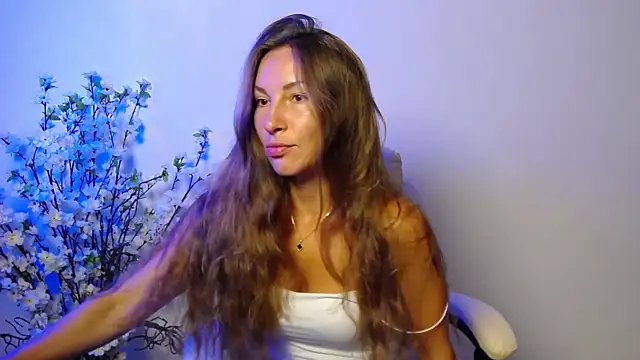 Snapshot of Brandy_Gem chatting on August 8, 9:11 am Brandy Gem online show from August 8, 9:11 am