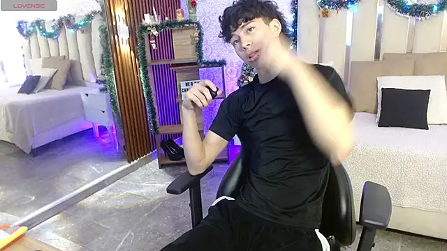 kaelwolf tay online show from November 24, 7:35 pm