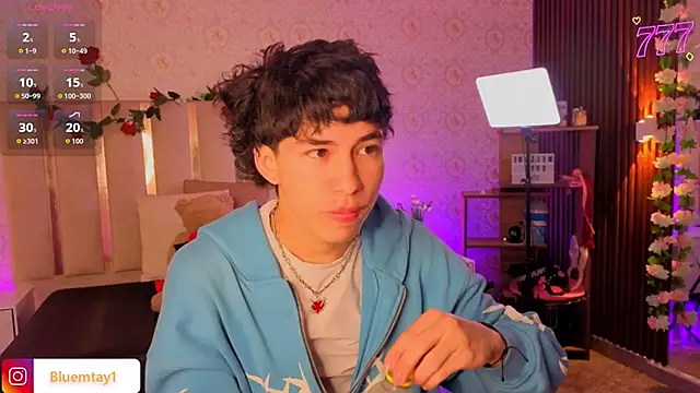 kaelwolf tay online show from March 27, 7:13 pm