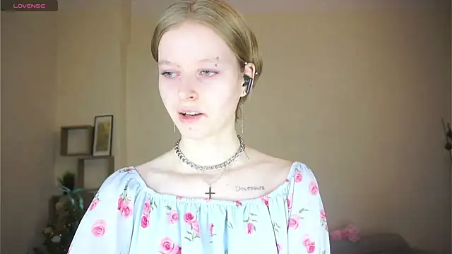 ToyaPletz online show from April 4, 5:10 pm