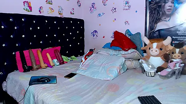 ShantalTsFox online show from April 16, 1:39 am