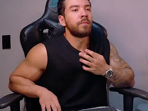 owen seth1 online show from April 18, 9:04 pm