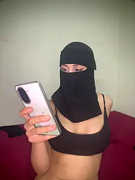 Snapshot of arabayla chatting on December 18, 2:28 am arabayla online show from December 18, 2:28 am