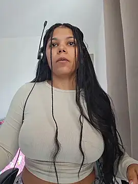 Snapshot of Mia_Rosex chatting on February 6, 5:05 pm Mia Rosex online show from February 6, 5:05 pm