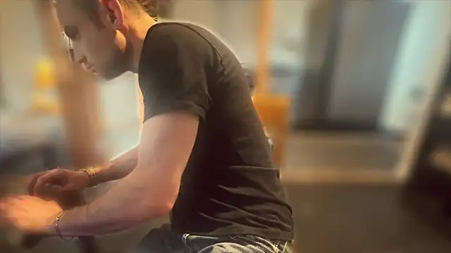 famous1tad online show from January 10, 6:09 pm