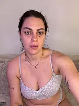 laraslittlesecrett online show from April 5, 1:19 pm