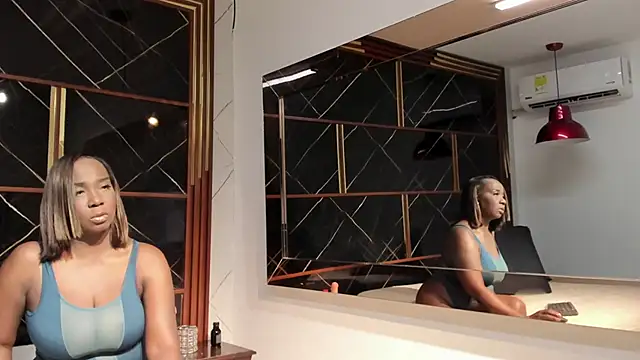 Snapshot of ZoeCollin chatting on December 18, 7:31 pm ZoeCollin online show from December 18, 7:31 pm