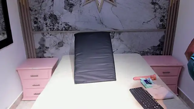 Snapshot of ZoeCollin chatting on January 10, 7:26 pm ZoeCollin online show from January 10, 7:26 pm