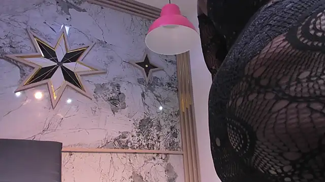 ZoeCollin online show from February 4, 7:42 pm