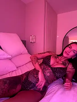 Snapshot of NikkiFoxx_13 chatting on December 19, 9:38 am NikkiFoxx 13 online show from December 19, 9:38 am