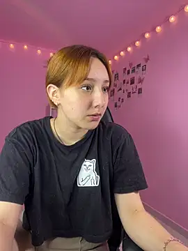 Snapshot of Davne_ chatting on April 26, 1:03 am Davne online show from April 26, 1:03 am