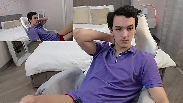 MoonlinSkinn online show from February 2, 1:04 am