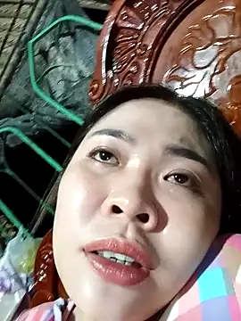 Snapshot of Lin-kute98 chatting on April 25, 1:41 pm Lin-kute98 online show from April 25, 1:41 pm