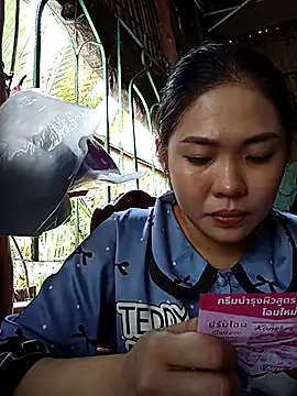 Snapshot of Lin-kute98 chatting on April 27, 6:00 am Lin-kute98 online show from April 27, 6:00 am