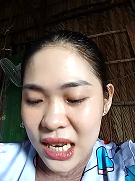 Snapshot of Lin-kute98 chatting on May 2, 12:48 am Lin-kute98 online show from May 2, 12:48 am