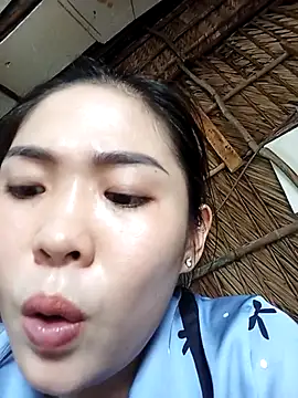 Snapshot of Lin-kute98 chatting on May 9, 2:28 am Lin-kute98 online show from May 9, 2:28 am