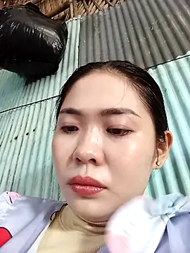 Snapshot of Lin-kute98 chatting on May 11, 2:06 am Lin-kute98 online show from May 11, 2:06 am