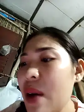 Snapshot of Lin-kute98 chatting on May 11, 2:12 pm Lin-kute98 online show from May 11, 2:12 pm