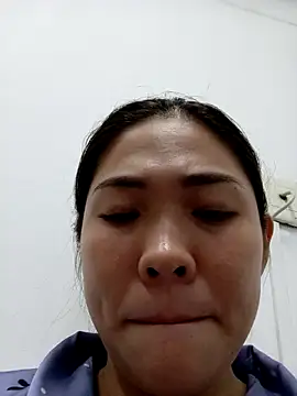 Snapshot of Lin-kute98 chatting on May 15, 10:00 am Lin-kute98 online show from May 15, 10:00 am
