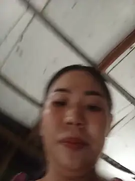 Snapshot of Lin-kute98 chatting on May 19, 3:02 am Lin-kute98 online show from May 19, 3:02 am
