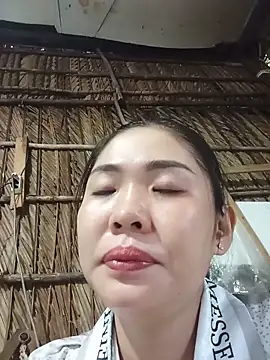 Snapshot of Lin-kute98 chatting on May 28, 11:13 pm Lin-kute98 online show from May 28, 11:13 pm