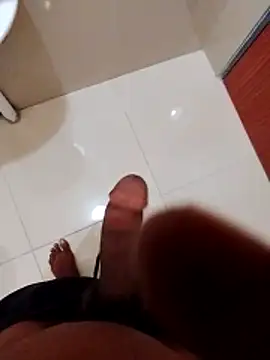 Snapshot of punanibully16 chatting on February 3, 9:58 am punanibully16 online show from February 3, 9:58 am