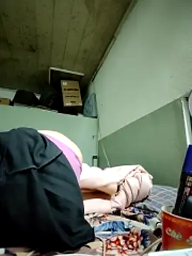 LianLaz online show from March 8, 12:42 pm