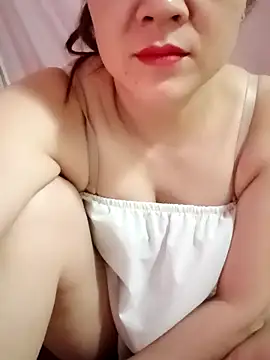 Snapshot of Lily-ross22 chatting on May 13, 5:54 pm Lily-ross22 online show from May 13, 5:54 pm