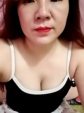 Snapshot of Lily-ross22 chatting on July 8, 12:48 am Lily-ross22 online show from July 8, 12:48 am