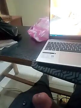 LovelyHughes online show from April 7, 11:48 pm